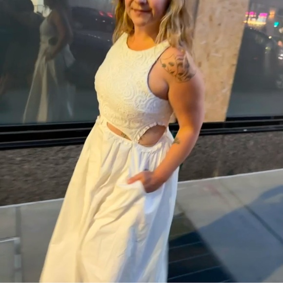 Beautiful White Organic Cotton Cut Out Midi Self-Portrait Dress - Picture 2 of 8